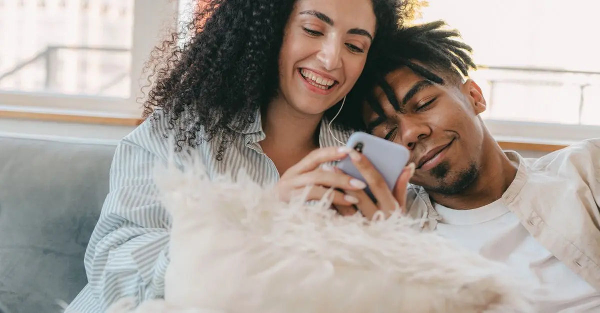 Les gestes d'amour essentiels pour renforcer le lien affectif
